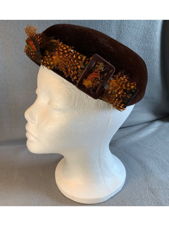 Vintage Carol Italy Brown Feather-Trimmed Velvet Hat Size 22 Unique Buckle Accen main image 8